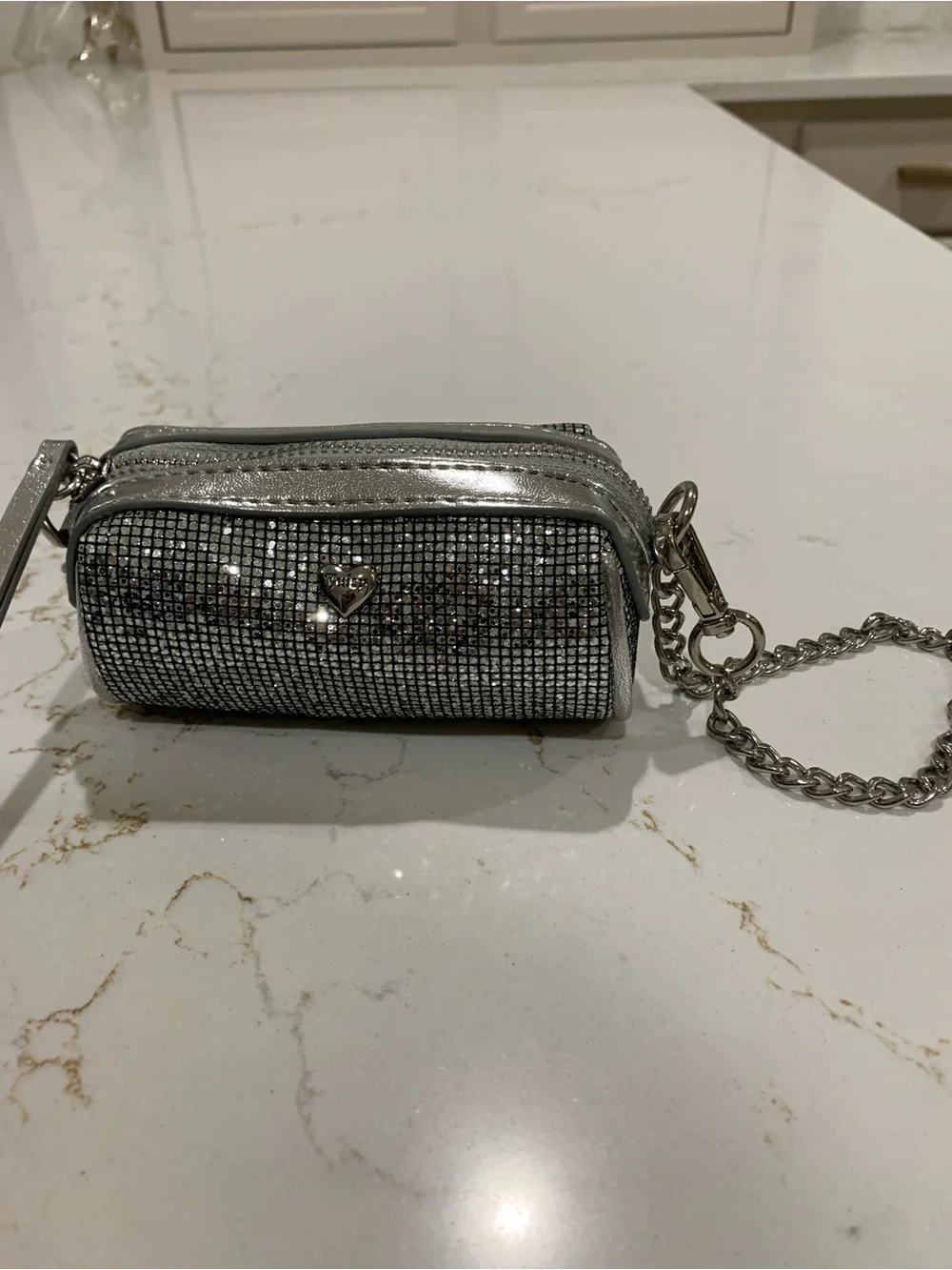 Juicy Couture Silver Barrel Coin Purse with Silver chain - Picture 4 of 12